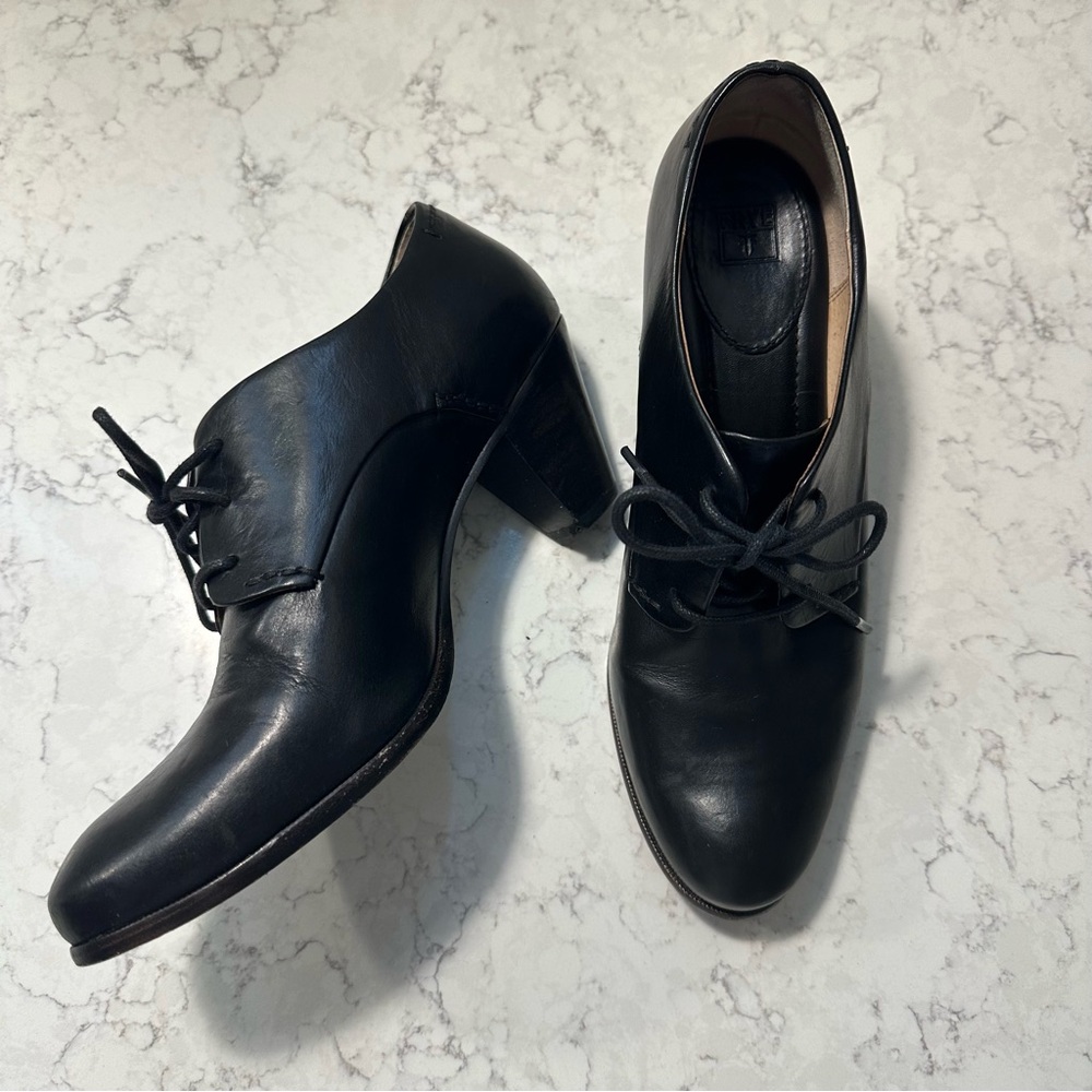 Frye Black Leather Oxford Ankle Heeled Booties